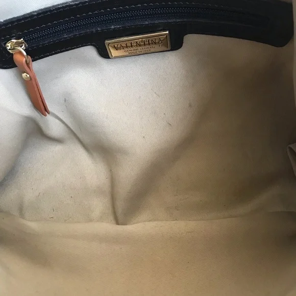 🟨Woman’s Large Valentina Black and Tan Leather Tote - Picture 9 of 16